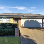 6 Lawson Road, Urraween, QLD 4655 AUS