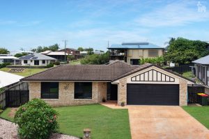 25 Marineview Avenue, Scarness, QLD 4655 AUS