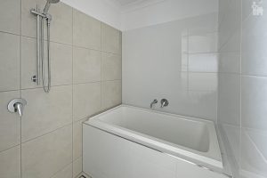 61 Dougan Street, Point Vernon, QLD 4655 AUS
